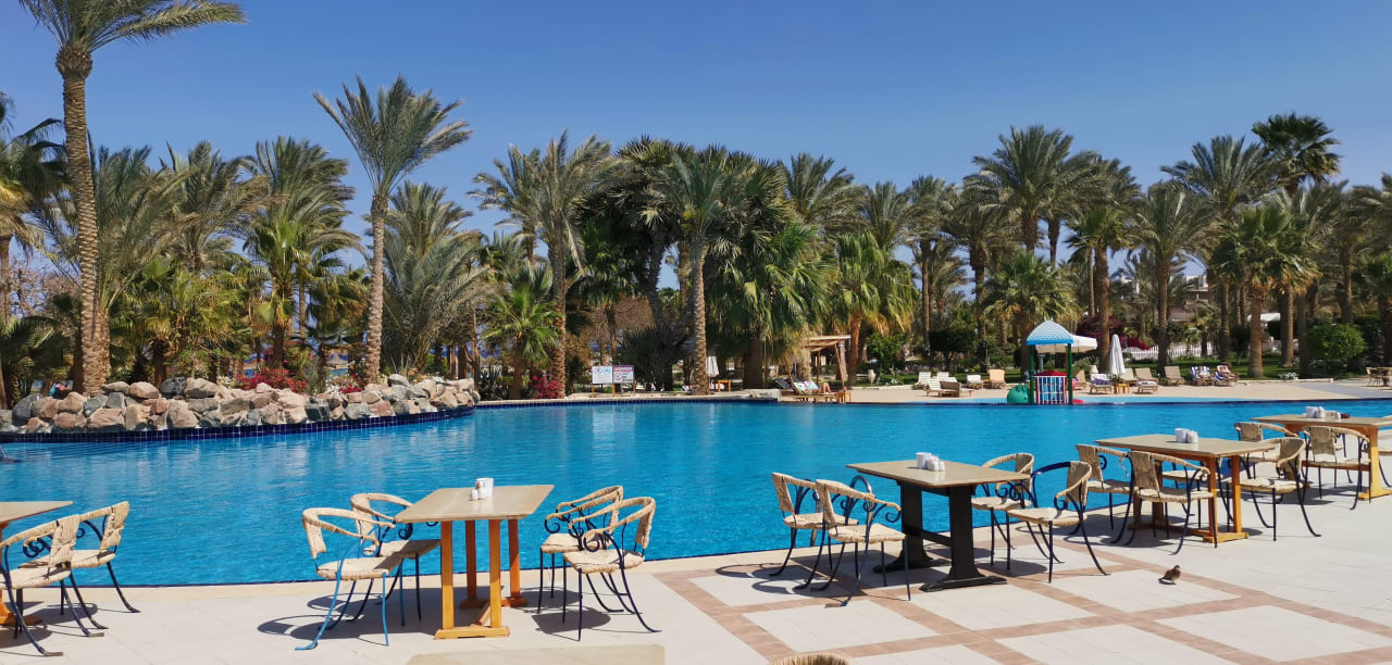 Pool Brayka Bay Resort