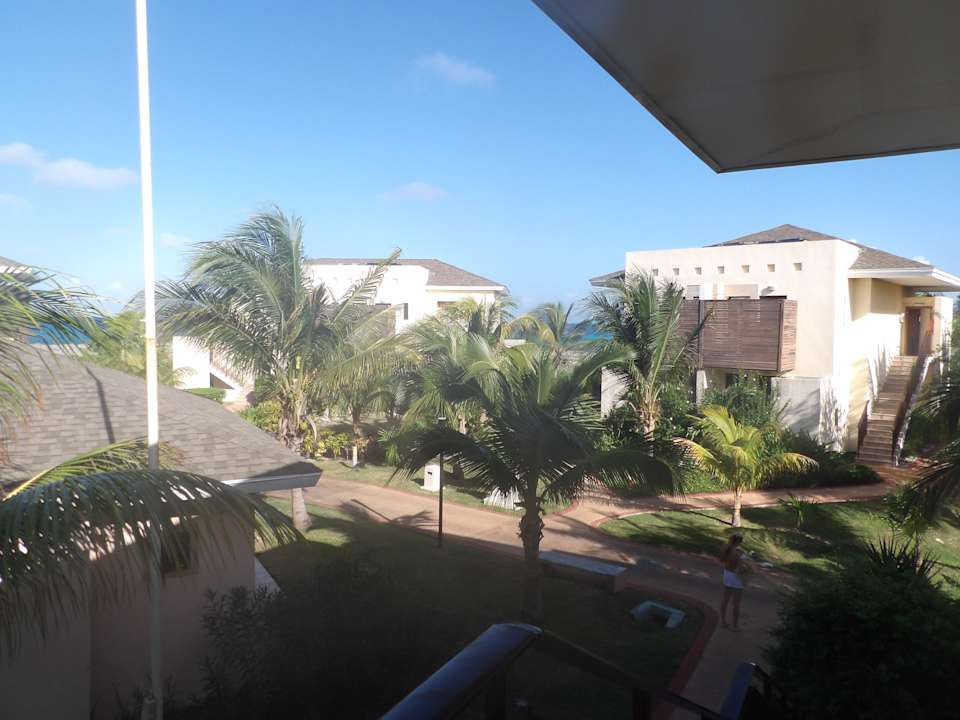 Blick vom Zimmereingang auf andere Wohnungen Melia Buenavista