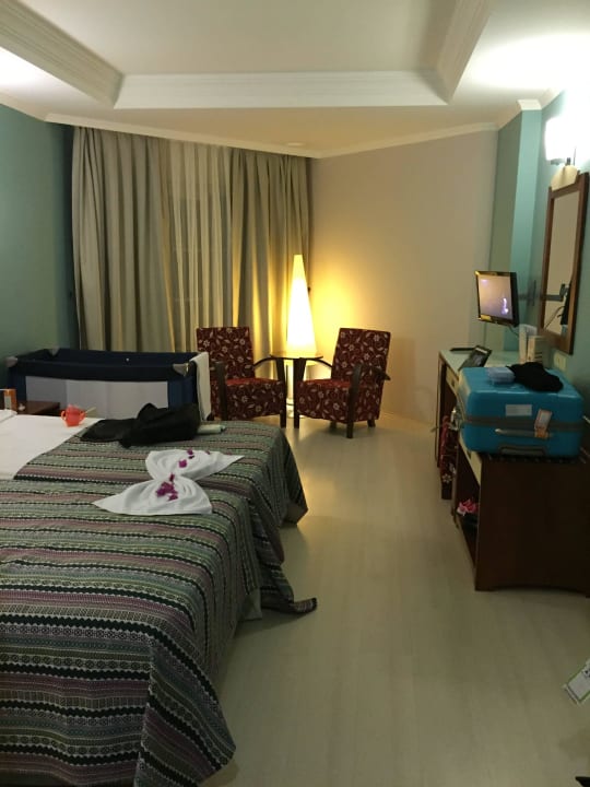 Zimmer mit Babybett Belek Beach Resort Hotel