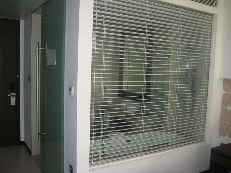 Bad vom Bett aus Crowne Plaza Hotel Yas Island