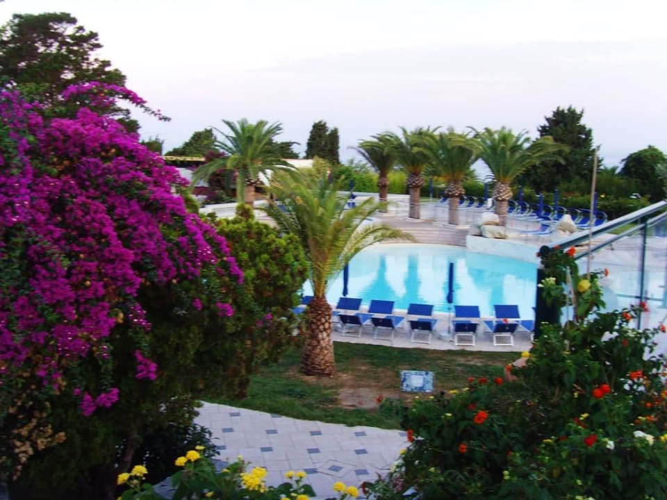 Blick auf den neu renovierten Pool Aldiana Club Rocca Nettuno Calabria