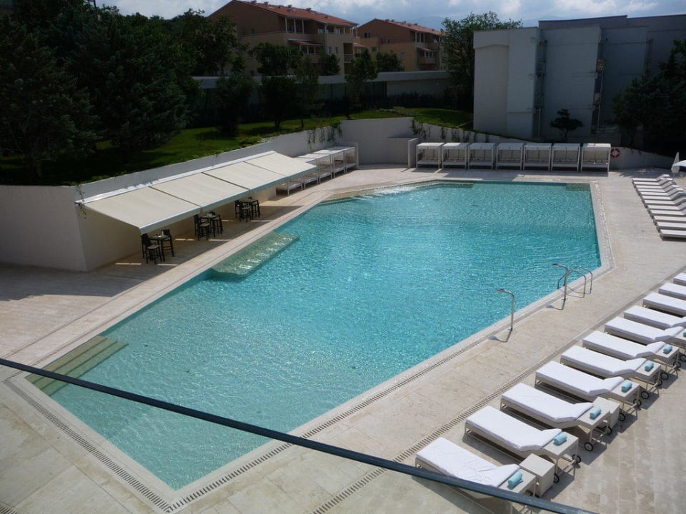 Poolanlage Hotel The View Wyndham Grand Novi Vinodolski Resort - The View & Family Apartments