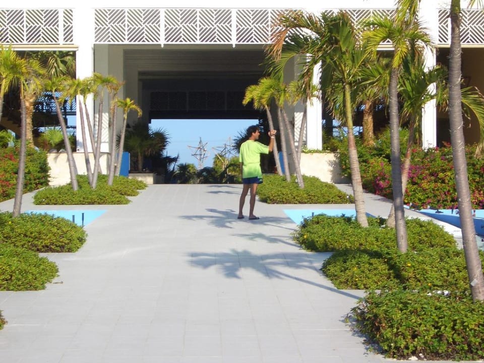 Durchgang zum Pool  Bella Isla Resort