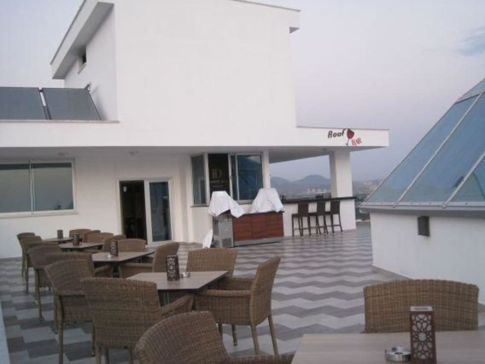 Roof Bar auf dem Dach Diamond Hill Resort Hotel