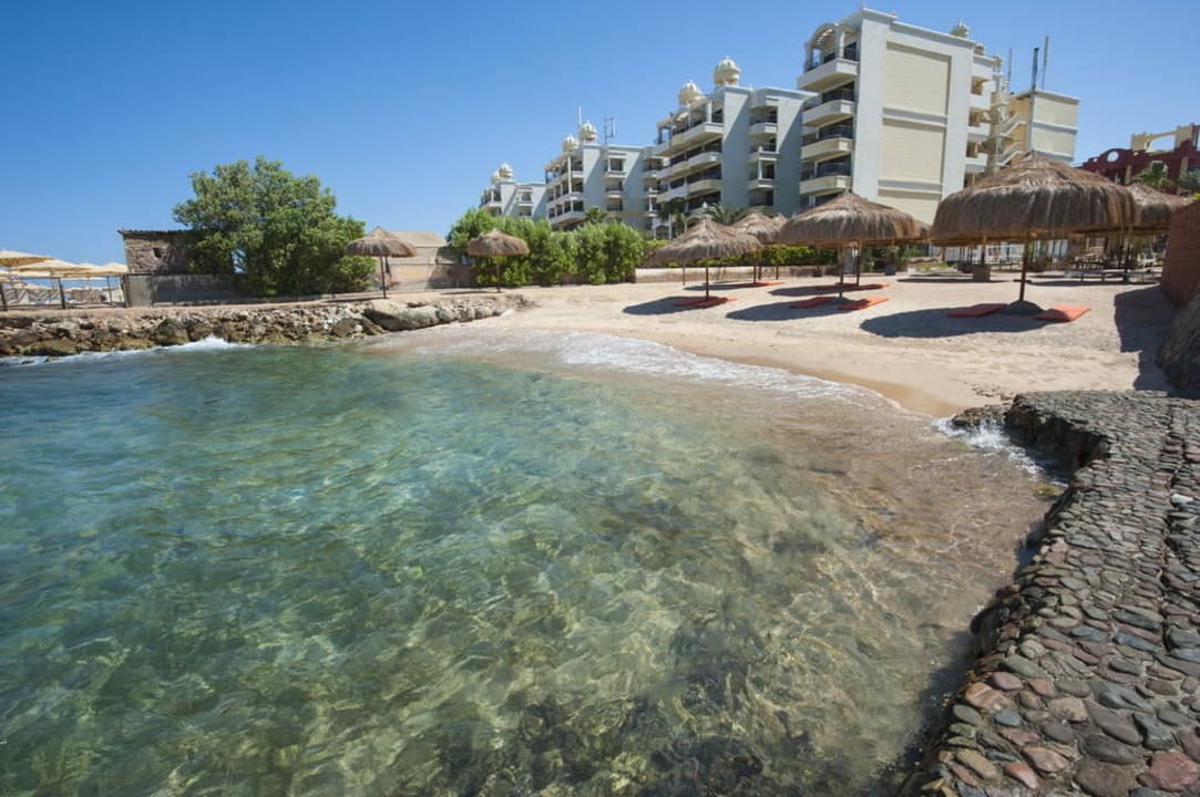 Beach Hotel Sun & Sea