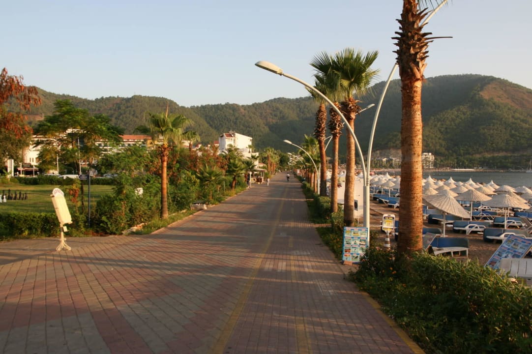 Deptak przy plaży Munamar Park Hotel by Oylum