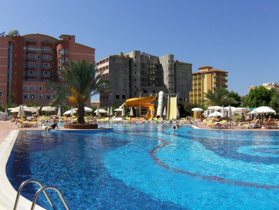 Blick auf den Pool My Home Resort