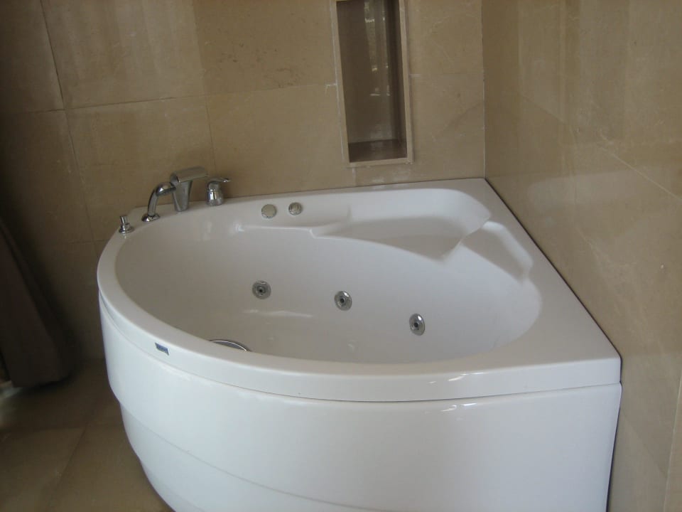 Whirlpool im Zimmer Deluxe Sherwood Dreams Resort
