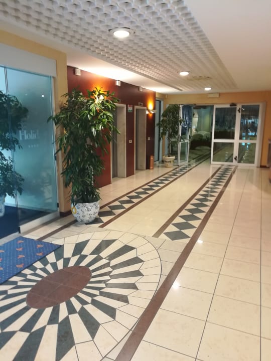 Lobby Aparthotel Holiday