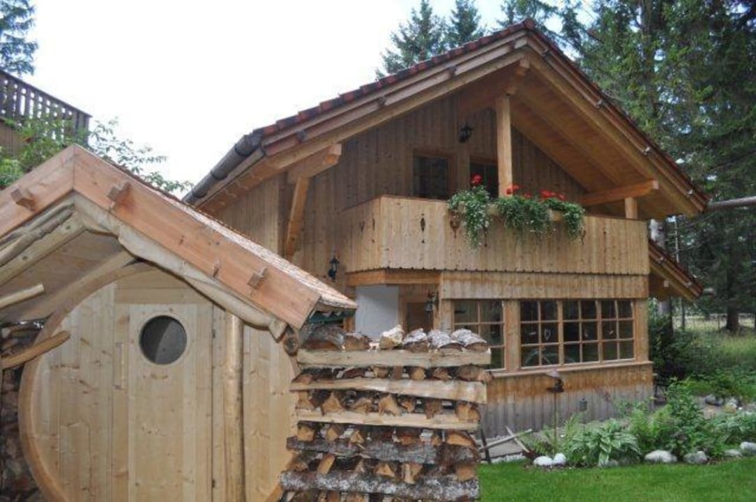 Ansicht mit Sauna Almhütten Moll am Haldensee