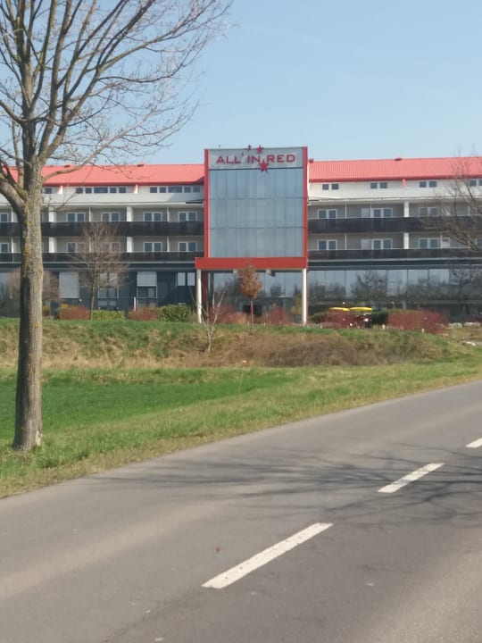 Außenansicht All In Red Thermenhotel