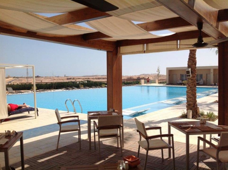 Restaurant mit dem Hotelpool Steigenberger Makadi Hotel - Adults only