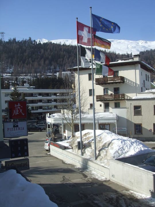 Blick vom Laudinella-Zimmer 110 zur linken Seite Hotel Laudinella