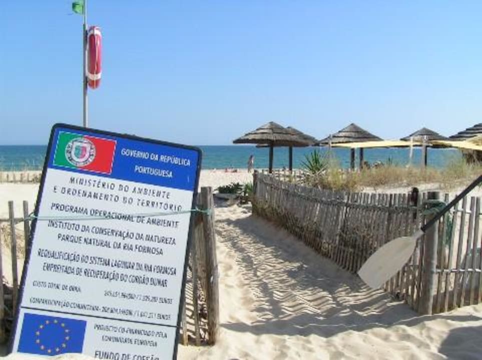 Eingang zum Strandbereich Golden Club Cabanas