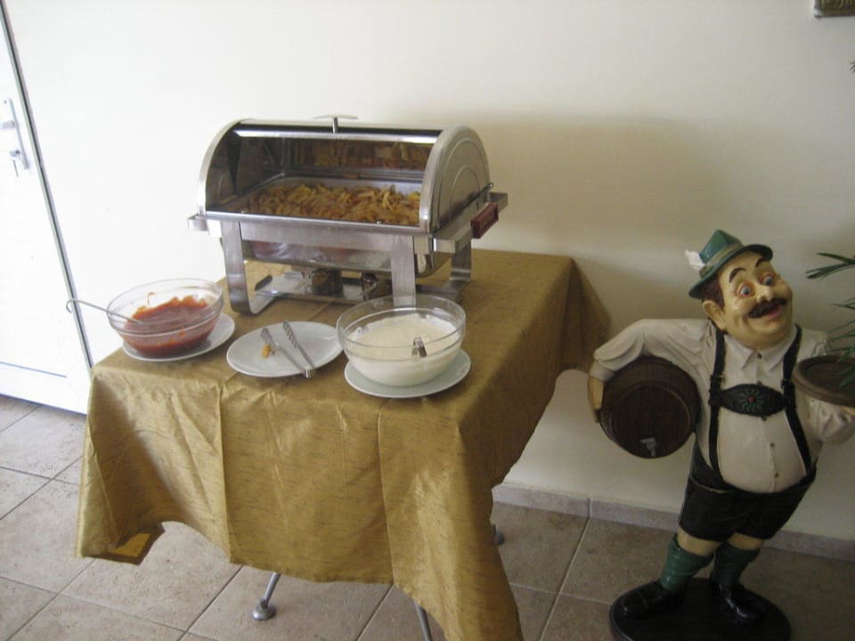 Entweder Pommes Hotel Inside