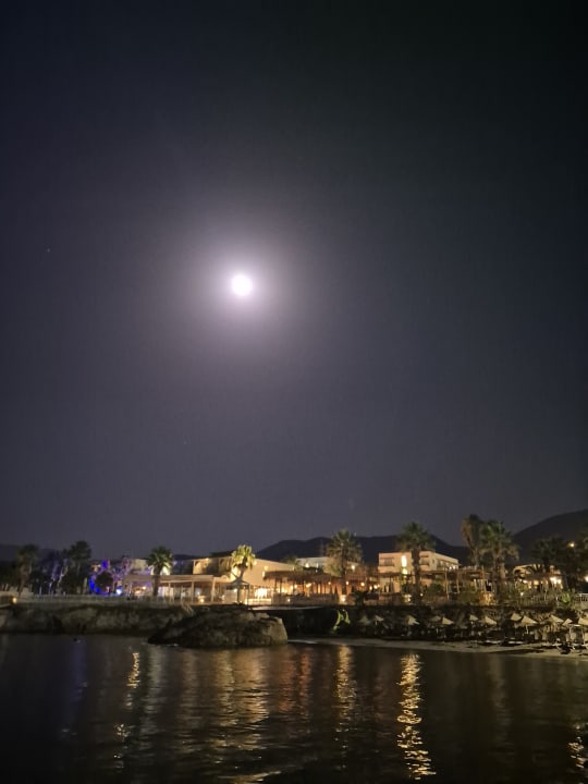 Strand Eri Beach & Village