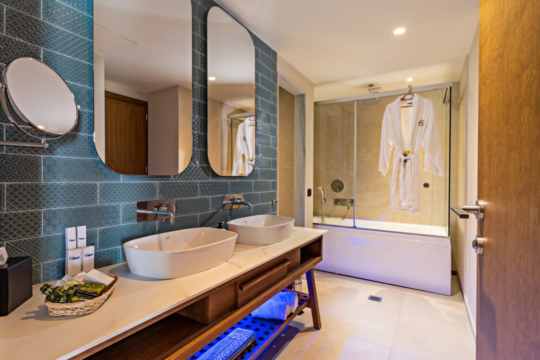 Zimmer Minos Ambassador Suite & Spa