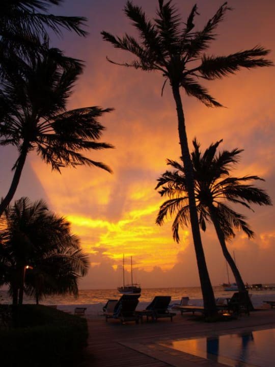 Sonnenuntergamg Meeru Maldives Resort Island