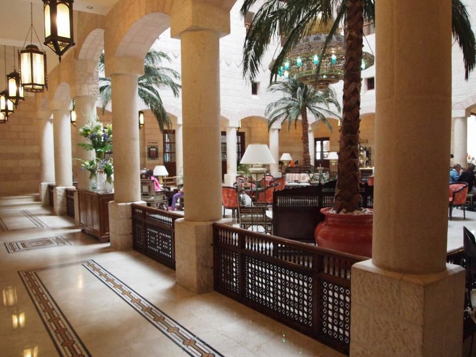 Schöner Innenbereich Mövenpick Resort Petra