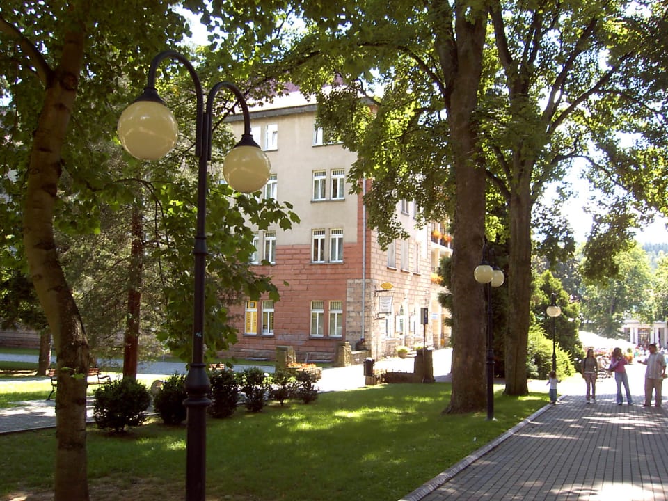 Seitenansicht Kurhotel Wielka Pieniawa