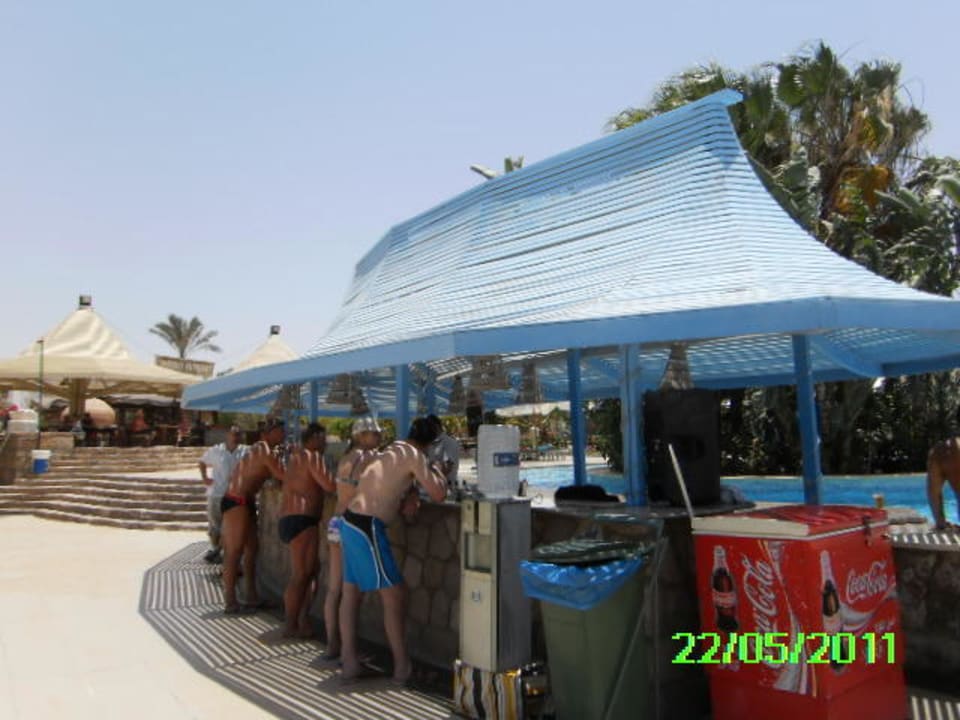 Pool inkl. Bar Brayka Bay Resort