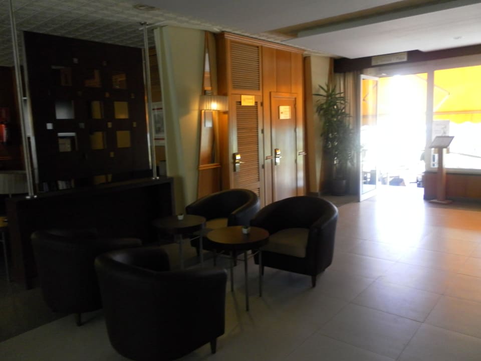 Sitzgelegenheit im Foyer Hotel Rincon Sol