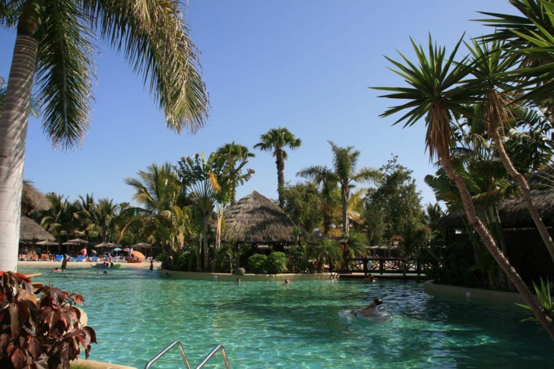 Die imposante Poollandschaft Tabaiba Princess