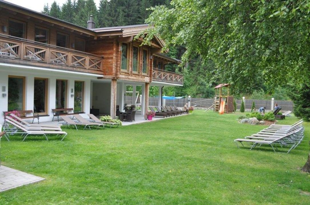 Gepflegter Garten Hotel DIE SONNE