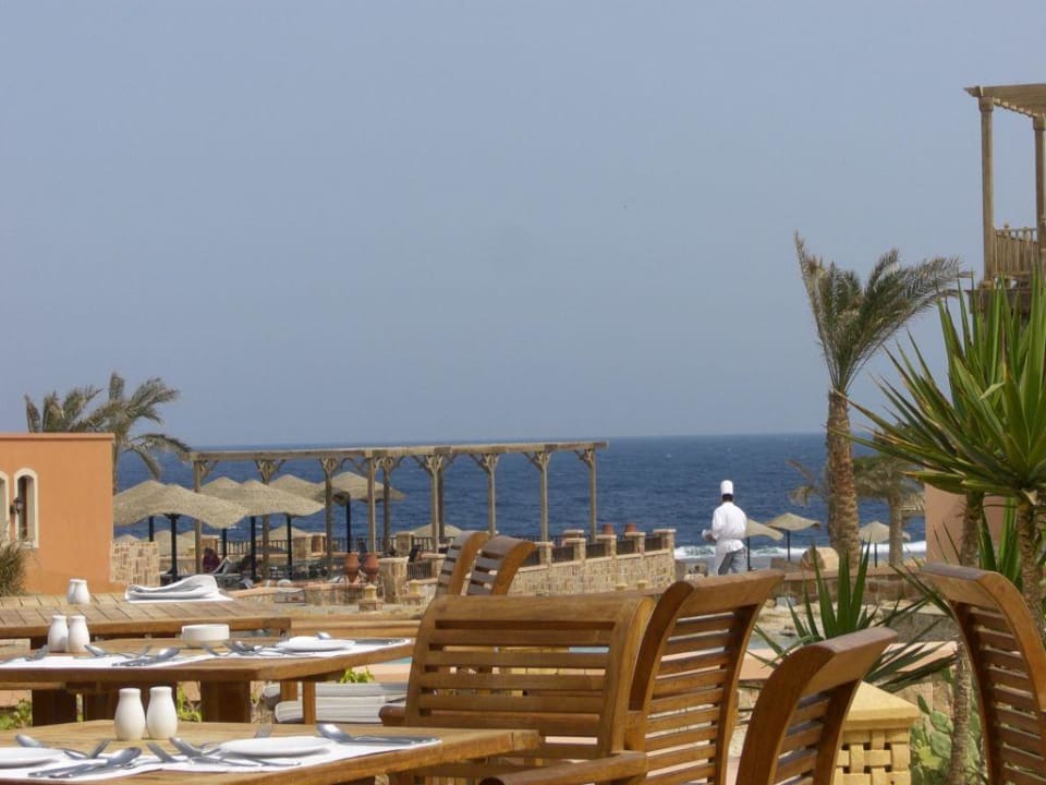 Hauptterrasse Radisson Blu Resort, El Quseir
