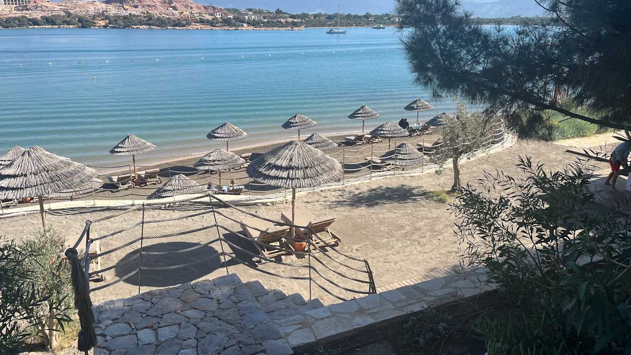 Strand Anda Barut Collection