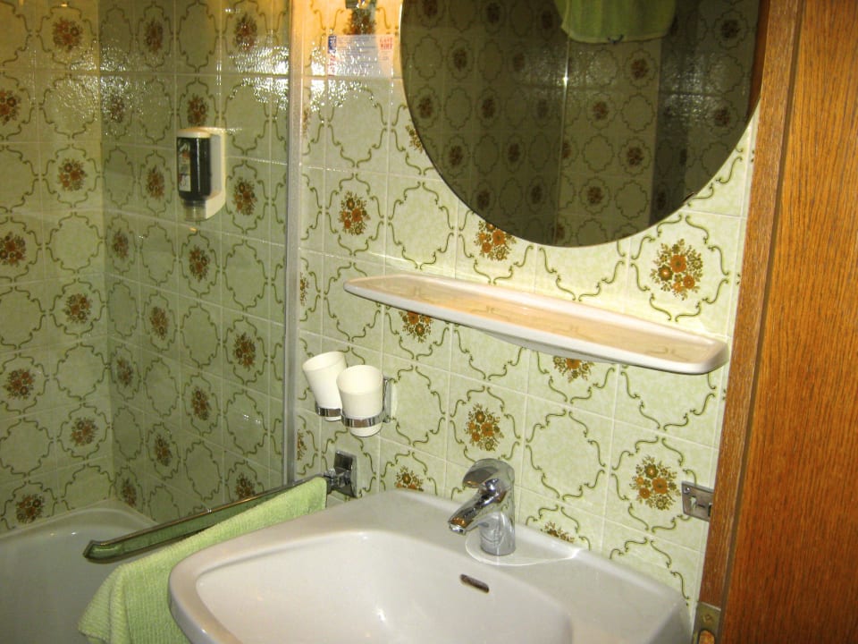 Das Bad Dahoam by Sarina - Hotel & Suites