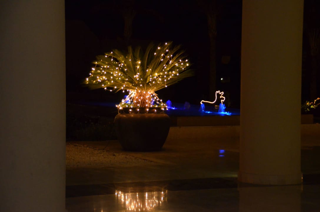 Deko vor dem Hotel  Steigenberger Aqua Magic