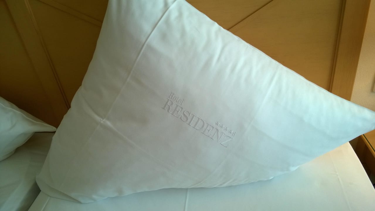 Nett bestickte Kissen Hotel Residenz