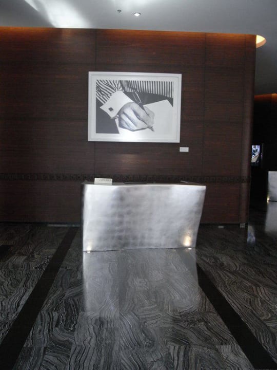 Check in  Hotel Le Meridien Bangkok