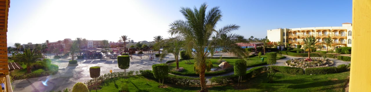 Panoramiczny widok z pokoju Desert Rose