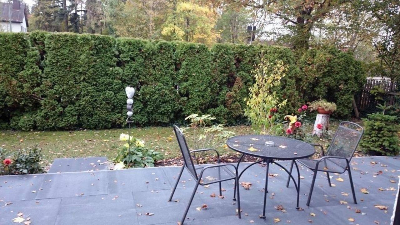 Abgetrennte Terrasse zu DZ Nr. 54 (Haus 2, EG) Hotel Würmtaler Gästehaus