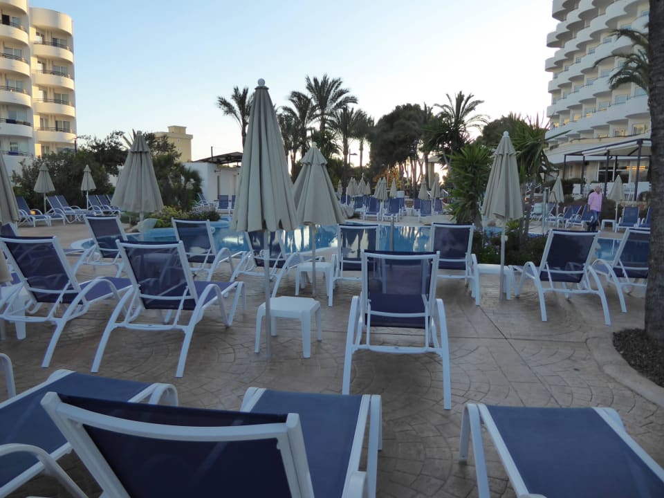 Abends am Pool Hipotels Hipocampo Playa