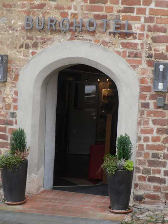 Hoteleingang Burghotel Bad Belzig