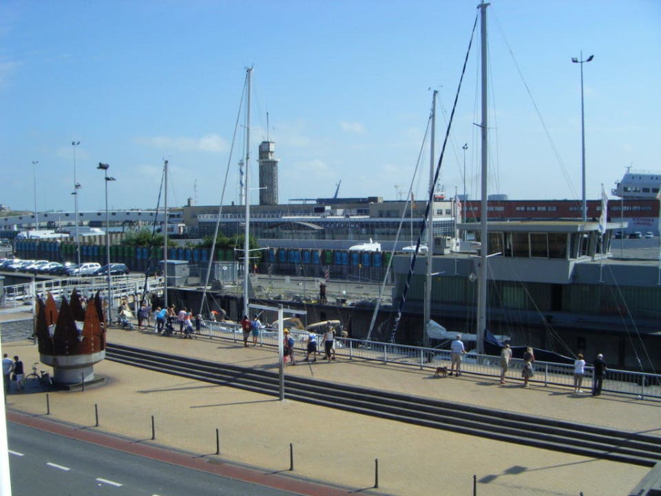 Ausblick vom Zimmer 24 Strandhotel du Bassin