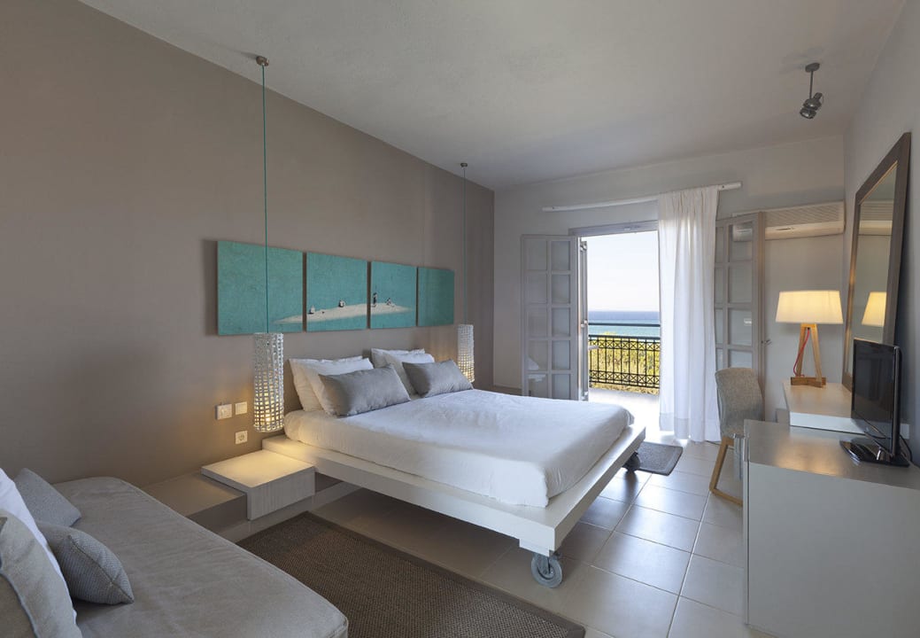 DBL The Bay Hotel & Suites