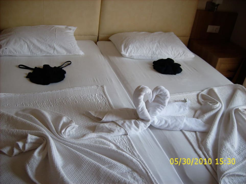 Hübsch dekorierte Betten Calimera Hane Garden