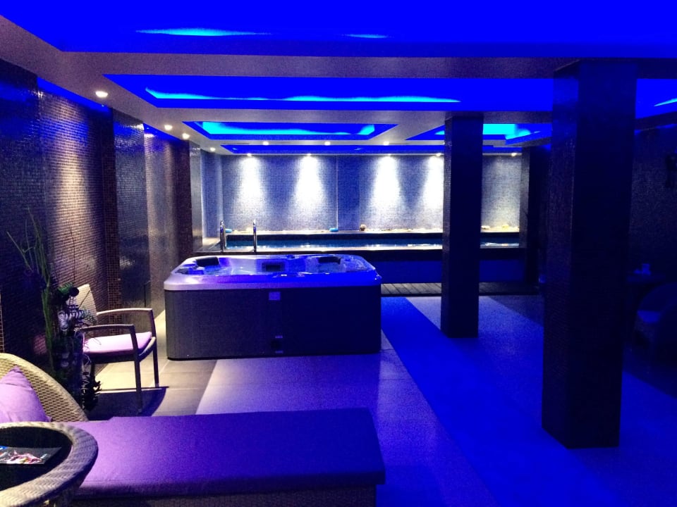 Schöner Wellnesbereich Orbis Design Hotel & Spa