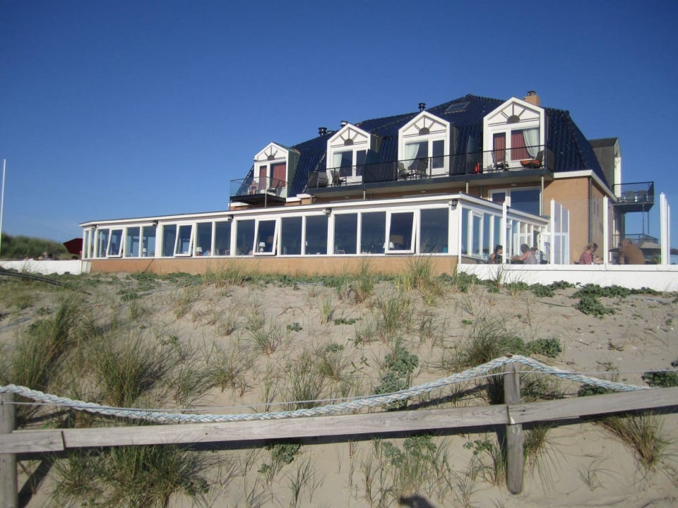 Hotel vom Strand aus  Strandhotel Noordzee