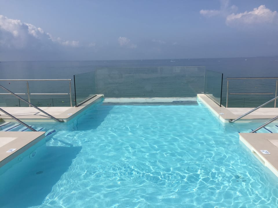 Pool Iberostar Waves Bahia de Palma