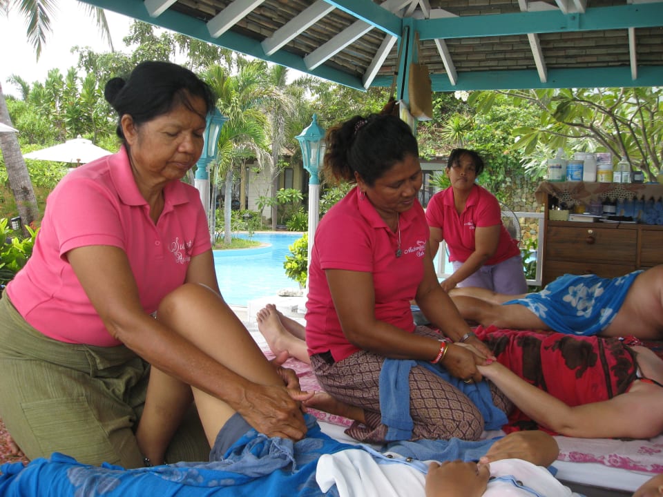 Massage am Pool Rummana Boutique Resort