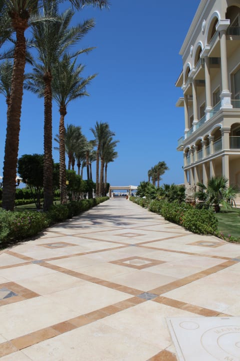 Blick zur Poolbar Premier Le Reve Hotel & Spa