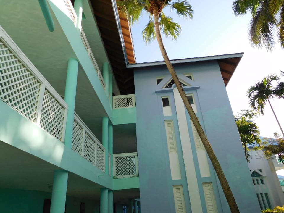 Zimmerrückseite, Eingang Grand Paradise Playa Dorada