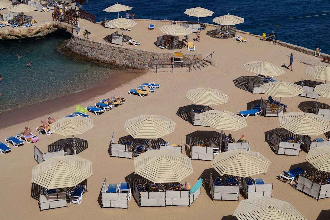 Лежаки SUNRISE Holidays Resort (Adults Only)