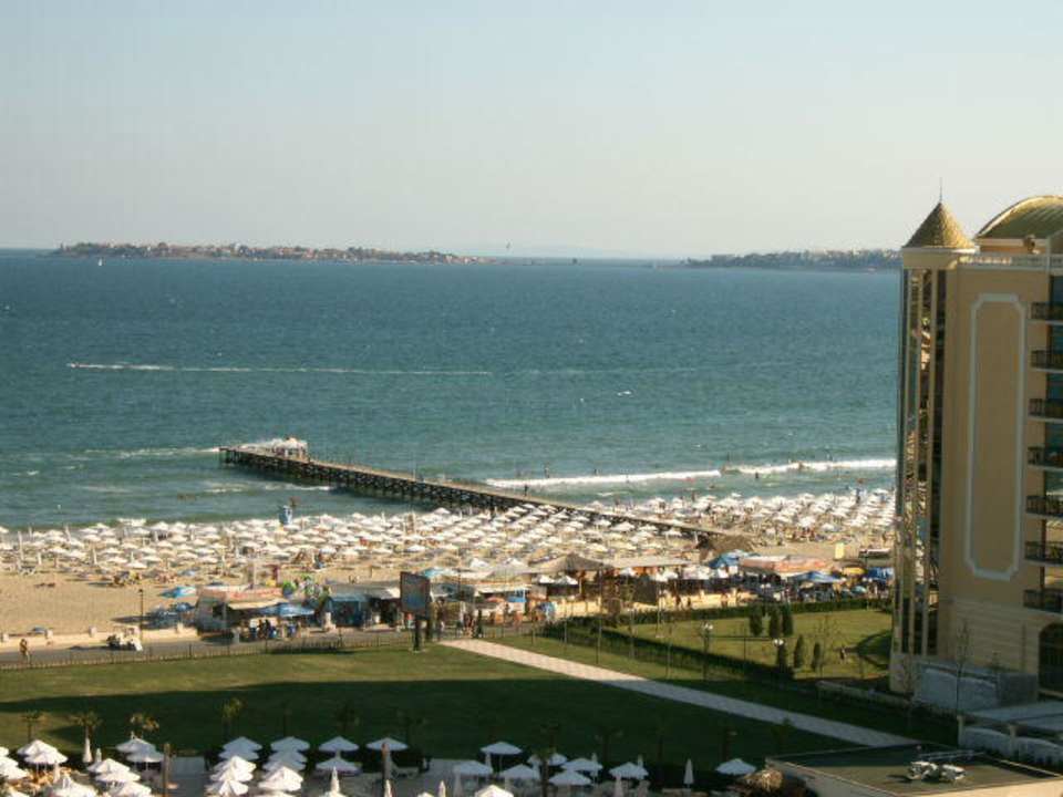 Ausblick vom Balkon auf den Strand DIT Majestic Beach Resort