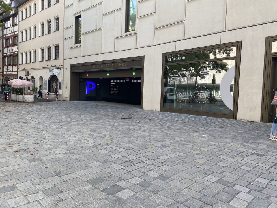 Außenansicht Karl August - a Neighborhood Hotel